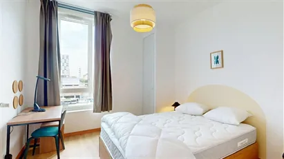 Room for rent in Pontoise, Île-de-France