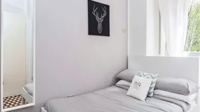 Room for rent in Milano Zona 6 - Barona, Lorenteggio, Milan