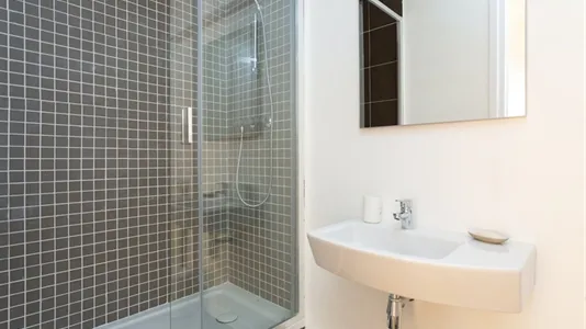 Rooms in Barcelona Eixample - photo 10