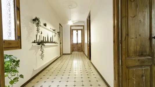 Rooms in Barcelona Eixample - photo 8