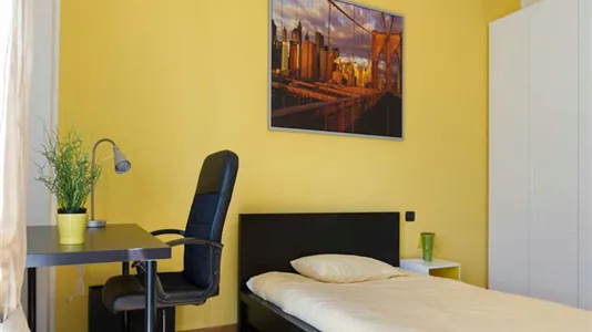 Rooms in Milano Zona 8 - Fiera, Gallaratese, Quarto Oggiaro - photo 3