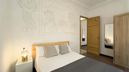 Rooms in Barcelona Ciutat Vella - photo 2