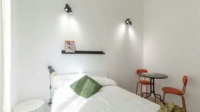 Room for rent in Milano Zona 8 - Fiera, Gallaratese, Quarto Oggiaro, Milan