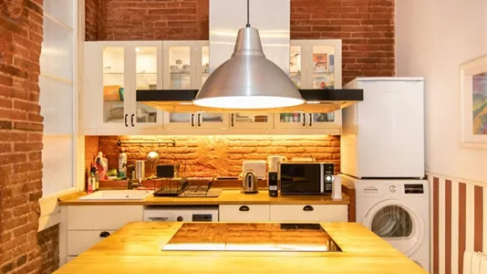 Rooms in Barcelona Ciutat Vella - photo 3