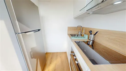 Apartments in Lyon - photo 6