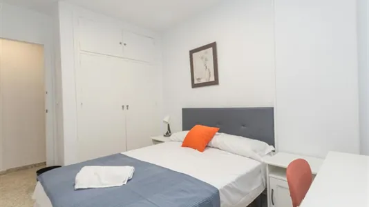 Rooms in Málaga - photo 3