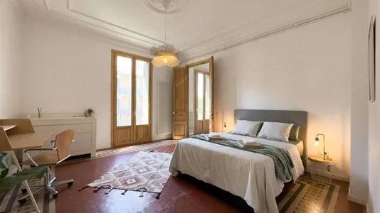 Rooms in Barcelona Eixample - photo 1