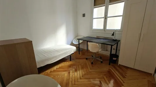 Rooms in Madrid Centro - photo 1