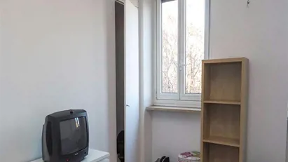 Room for rent in Milano Zona 6 - Barona, Lorenteggio, Milan