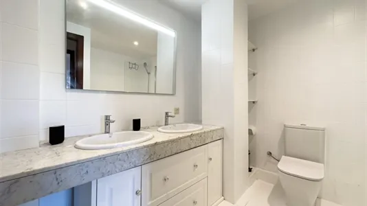 Rooms in Barcelona Eixample - photo 10