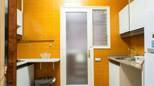 Rooms in Barcelona Eixample - photo 8