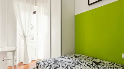 Room for rent in Milano Zona 6 - Barona, Lorenteggio, Milan