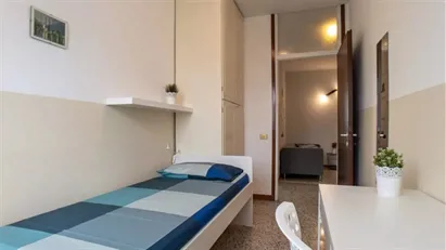 Room for rent in Milano Zona 7 - Baggio, De Angeli, San Siro, Milan