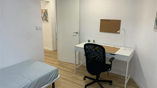 Rooms in Moncada - photo 2