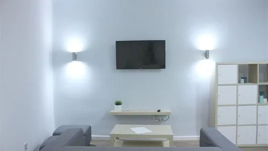 Rooms in Madrid Centro - photo 10