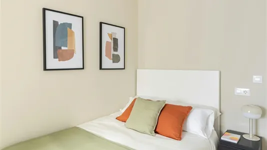 Rooms in Barcelona Eixample - photo 2