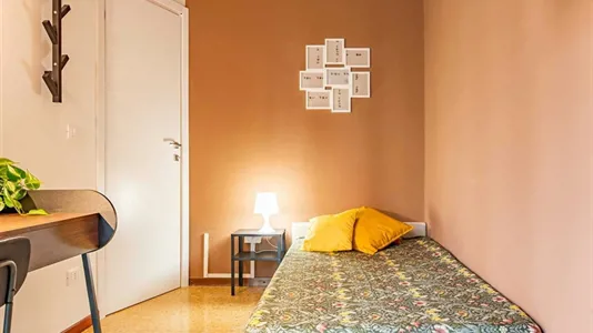 Rooms in Milano Zona 8 - Fiera, Gallaratese, Quarto Oggiaro - photo 1