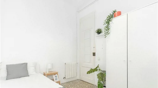 Rooms in Barcelona Eixample - photo 3