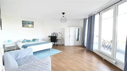 Room for rent in Nanterre, Île-de-France