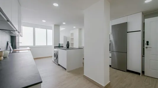 Rooms in Madrid Salamanca - photo 10