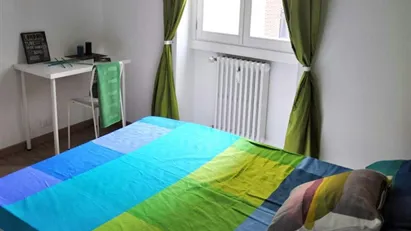 Room for rent in Milano Zona 4 - Vittoria, Forlanini, Milan