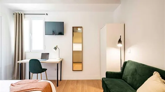 Rooms in Madrid Centro - photo 8