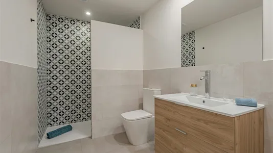 Rooms in Cornellà de Llobregat - photo 8