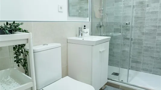 Rooms in Mislata - photo 9