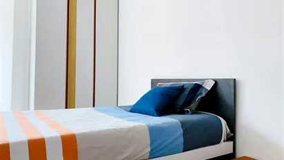 Room for rent in Milano Zona 4 - Vittoria, Forlanini, Milan