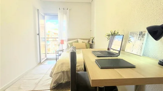 Rooms in Burjassot - photo 1