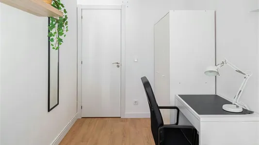 Rooms in Zaragoza - photo 4
