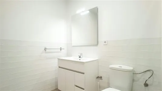 Rooms in Barcelona Eixample - photo 8