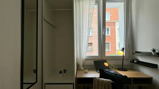 Rooms in Madrid Chamberí - photo 3