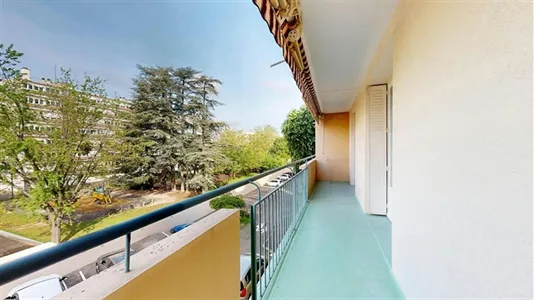 Apartments in Lyon - photo 2