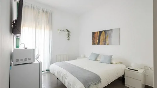 Rooms in Sant Feliu de Llobregat - photo 1