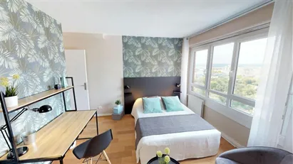 Room for rent in Nanterre, Île-de-France