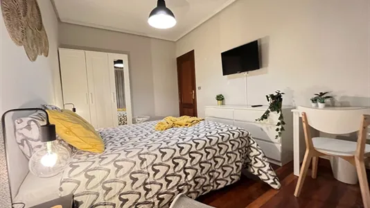 Rooms in Bilbao - photo 4