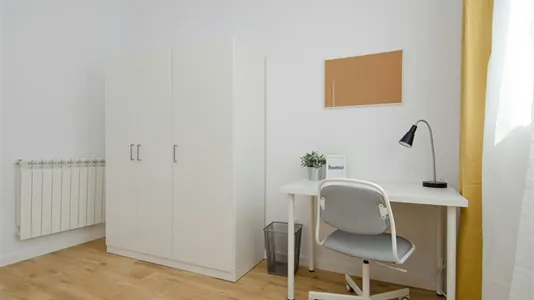Rooms in Madrid Centro - photo 2