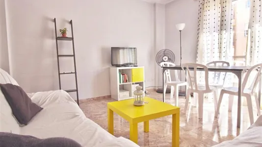 Rooms in el Camí de Vera - photo 7