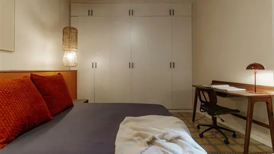 Rooms in Barcelona Ciutat Vella - photo 2