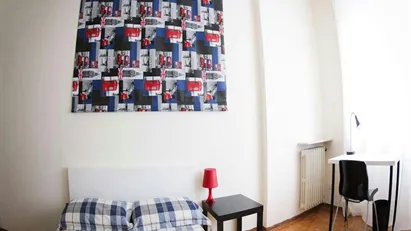 Room for rent in Milano Zona 6 - Barona, Lorenteggio, Milan