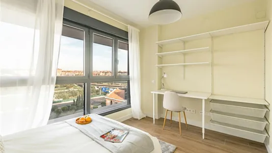 Rooms in Madrid Usera - photo 1