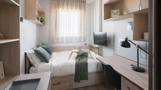 Rooms in Málaga - photo 2