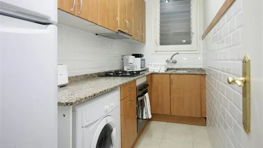 Rooms in Barcelona Sants-Montjuïc - photo 7