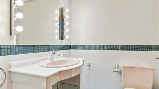 Rooms in Madrid Centro - photo 10