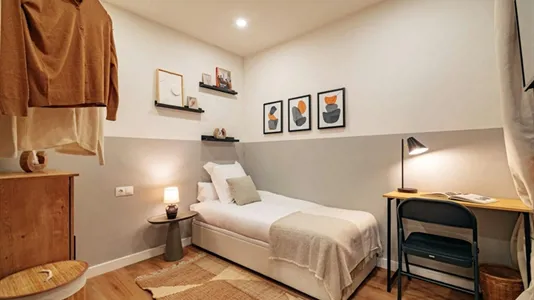 Rooms in Barcelona Eixample - photo 1