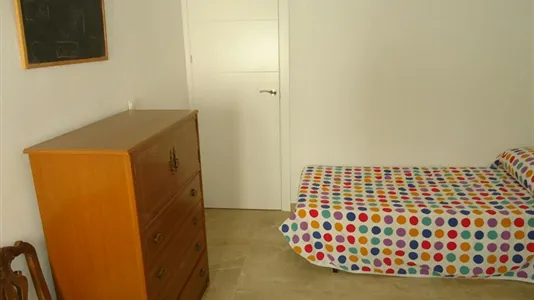 Rooms in Córdoba - photo 2