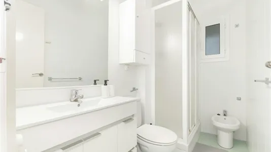 Rooms in Barcelona Eixample - photo 8