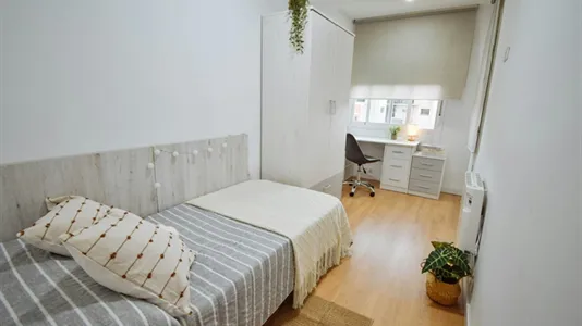 Rooms in Lleida - photo 9