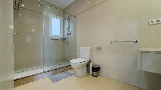 Rooms in Barcelona Eixample - photo 10